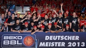 Malocher unter dem Korb 