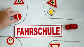 Führerscheine müssen warten