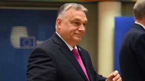 Orbán droht weiter mit der „Handbremse“