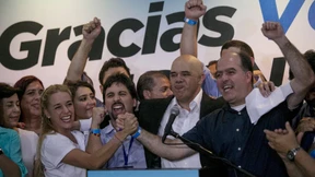 Opposition erringt Erdrutschsieg