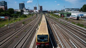 Bundesregierung stellt Bahn-Reisende auf langen Streik ein