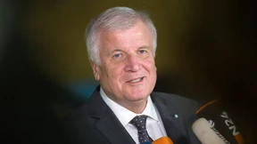 Seehofer: Ohne Obergrenze ist Humanität in Gefahr