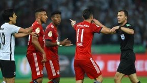 Der Schiedsrichter lässt die Bayern brodeln