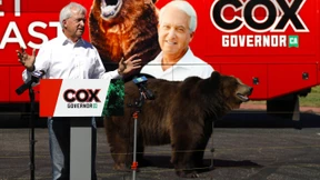 Kandidat bringt Bär zum Wahlkampf mit