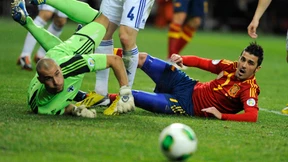 Spanien und Schweden patzen