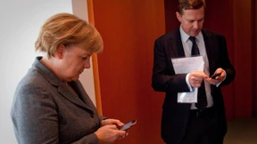 Der Feind schreibt eine SMS