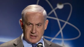 Siedler greifen Kaserne an  