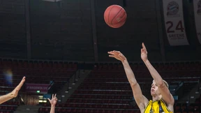 Ein historischer Korbwurf