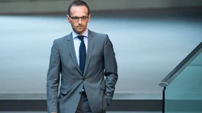 Der Staatsanwalt  unterm Rasensprenger