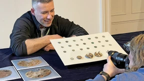 Azubi findet 800 Jahre alten Goldschatz