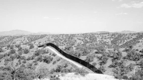 Francesco Anselmis Fotoband „Borderlands“