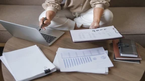 „In Familien wird seltener mit Mädchen über Finanzen gesprochen“