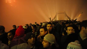 An Silvester nur Frauen auf dem Eisernen Steg?
