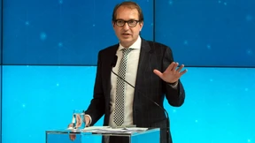 Für die Grünen ist Dobrindt Teil des Problems