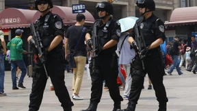 Pekings Peitsche, Pekings Zuckerbrot