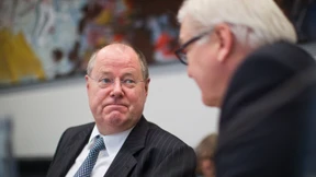 Steinbrück bekräftigt Durchhaltewillen 
