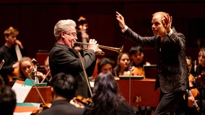 Kaltblütige Kriegsmaschine und fragiler Frieden