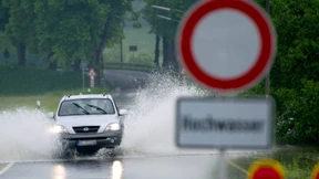 Weiter Hochwasser und steigende Wasserstände