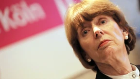 Reker verteidigt Verhaltenstipps für Frauen