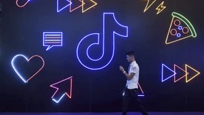 Wie westliche Regierungen darum ringen, Facebook und Tiktok zu nutzen