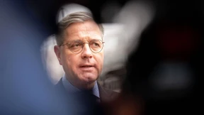 Kramp-Karrenbauer und Röttgen verlangen mehr Druck auf Russland