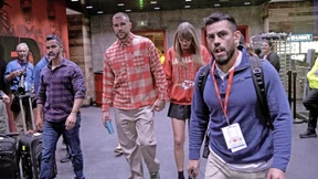 Der Mann an ihrer Seite