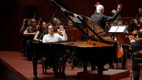 Als guter Russe spuckt man nicht auf Frankreich