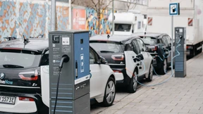 Compleo legt schwaches Börsendebüt hin