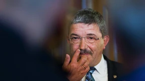 Schwerin warnt vor „Gesinnungsschnüffelei“