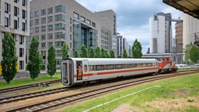 Ein ICE-Wagen als Pressezentrum