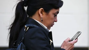 Und schwupps das Smartphone in der Hand