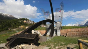 Papst-Kreuz erschlägt jungen Mann