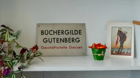 Nagelstudio statt Büchergilde