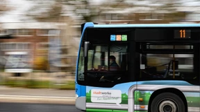 Durch Fahrermangel drohen Ausfälle von Bus und Bahn