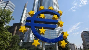 „Politische Risiken schaden dem Euro“