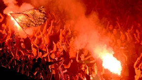 100 Randalierer in Gewahrsam 