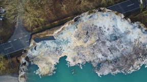 Kreisstraße bricht auf etwa 80 Metern ein