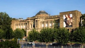 Ackermann spendet 250.000 Euro