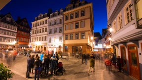 Nicht im Bademantel vor die Tür!