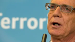 De Maizière will IS-Kämpfern  Ausweise entziehen