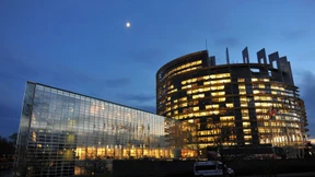 EU-Parlament und Ukraine unterzeichnen Abkommen