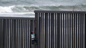 Über den Grenzzaun für ein schnelleres Asylverfahren?
