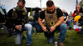 „Haltet euch zurück und haltet euch bereit“