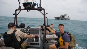 Taucher unterbrechen Suche nach Absturzopfern