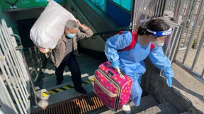 Busse und Bahnen in Schanghai fahren wieder