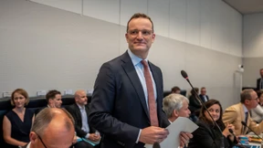 „Bösartige Vorwürfe“? Ausschuss diskutiert Spahns Masken