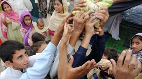 Unterstützung für Flüchtlinge und Flutopfer