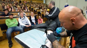 Der tätowierte Kriminalbiologe