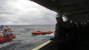 Frachtschiff gesunken – 14 Seeleute geborgen