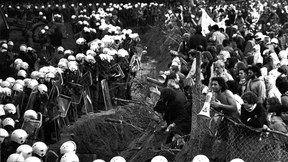 Zwei Jungs aus dem Hüttendorf